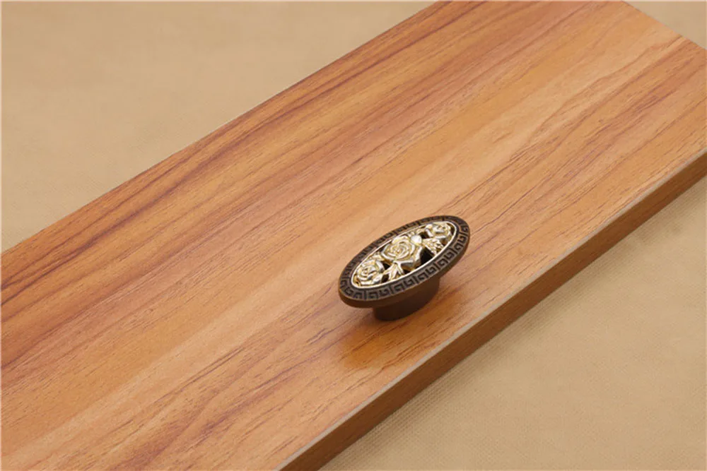 Антикварные кофейные розовые ручки для мебели
Антикварные кофейные розовые ручки для мебели