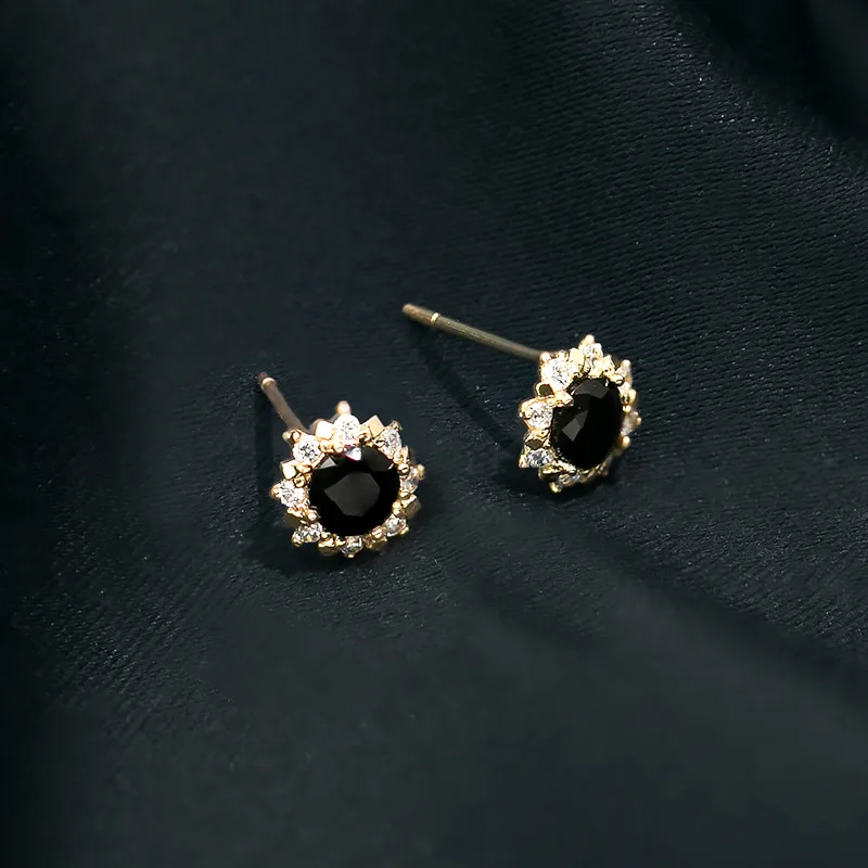 Женские серьги-гвоздики из серебра 2023 пробы с покрытием из серебра пробы 
Женские серьги-гвоздики из серебра 2023 пробы с покрытием из серебра пробы