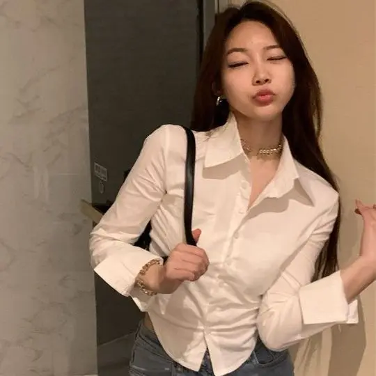 

Женские рубашки, приталенные кроп-топы со складками, повседневные дизайнерские белые модные повседневные офисные дамские нежные универсальные весенние нежные рубашки в Корейском стиле