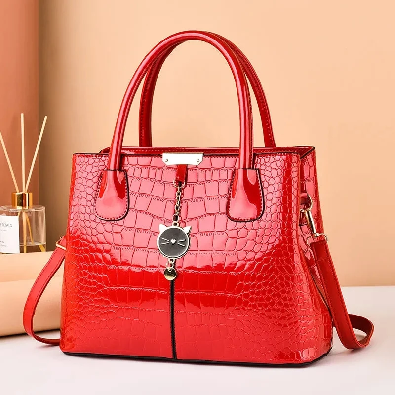 New women's fashion handbag. Versatile European and American women's large capacity Single Shoulder Messenger Bag
New women's fashion handbag. Versatile European and American women's large capacity Single Shoulder Messenger Bag