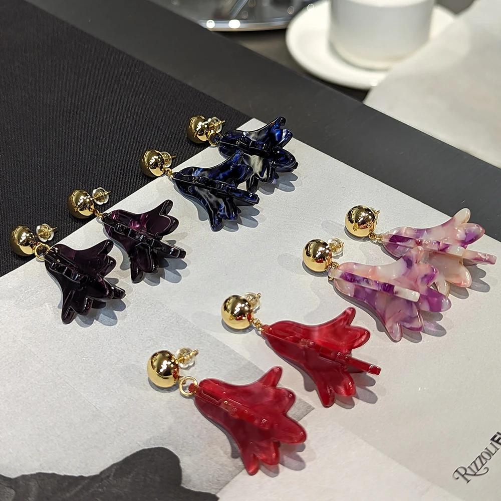 Amorita boutique Colorful floral acrylic earrings with colorful petals 
Amorita boutique Colorful floral acrylic earrings with colorful petals