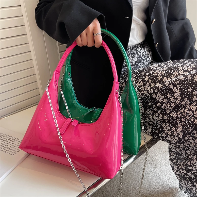 Summer New Patent Leather Half Moon Shoulder Bag Solid Color Ladies Underarm Handbag Double Zipper Hobos Chain Crossbody Bag
Summer New Patent Leather Half Moon Shoulder Bag Solid Color Ladies Underarm Handbag Double Zipper Hobos Chain Crossbody Bag