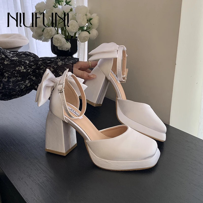 Square Toe Platform Silk Bow Women's Sandals Thick High Heel Buckle Summer Gladiator Shoes Solid Color Party Shoes Women's Pumps
Square Toe Platform Silk Bow Women's Sandals Thick High Heel Buckle Summer Gladiator Shoes Solid Color Party Shoes Women's Pumps