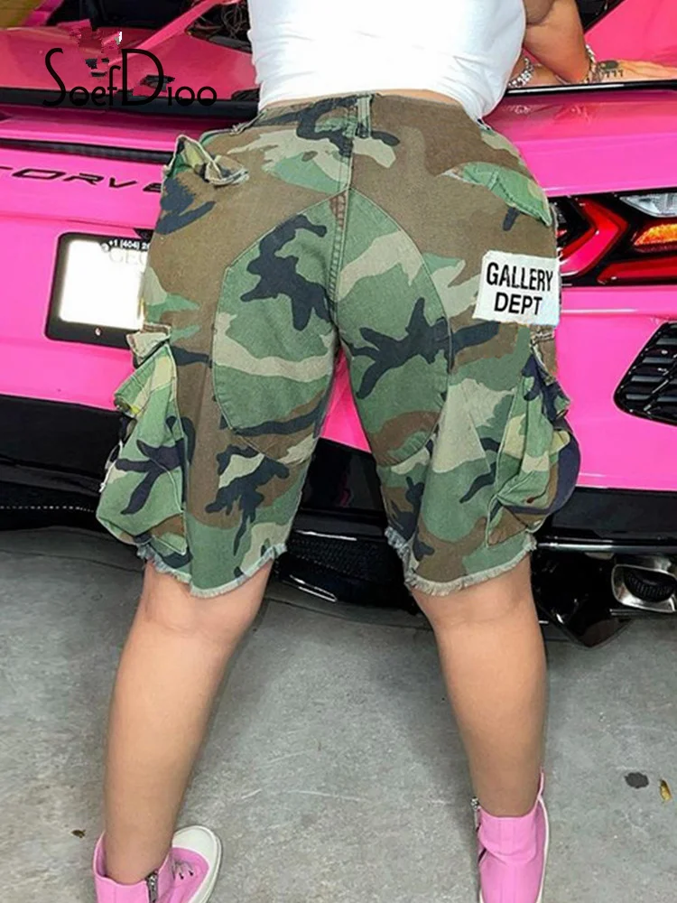 Soefdioo Camouflage Green Multi Pockets Loose Shorts 2022 Summer Elastic Waist Knee Length Shorts Pants Women Sexy Streetwear
Soefdioo Camouflage Green Multi Pockets Loose Shorts 2022 Summer Elastic Waist Knee Length Shorts Pants Women Sexy Streetwear