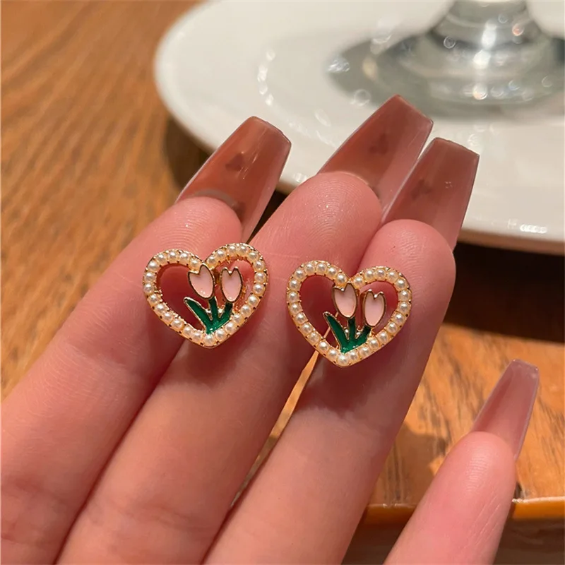 Fashion Love Heart Pearl Earring For Women Exquisite Pink Tulip Flower Ear Stud Wedding Engagement Statement Jewelry Party Gift
Fashion Love Heart Pearl Earring For Women Exquisite Pink Tulip Flower Ear Stud Wedding Engagement Statement Jewelry Party Gift