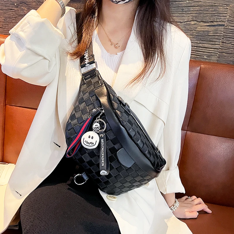 Real Leather Woman Chest Bag Wide Single Strap Branded Crossbody Handbags and Purses Women's Shoulder Bag Ladies Travel Bag
Real Leather Woman Chest Bag Wide Single Strap Branded Crossbody Handbags and Purses Women's Shoulder Bag Ladies Travel Bag