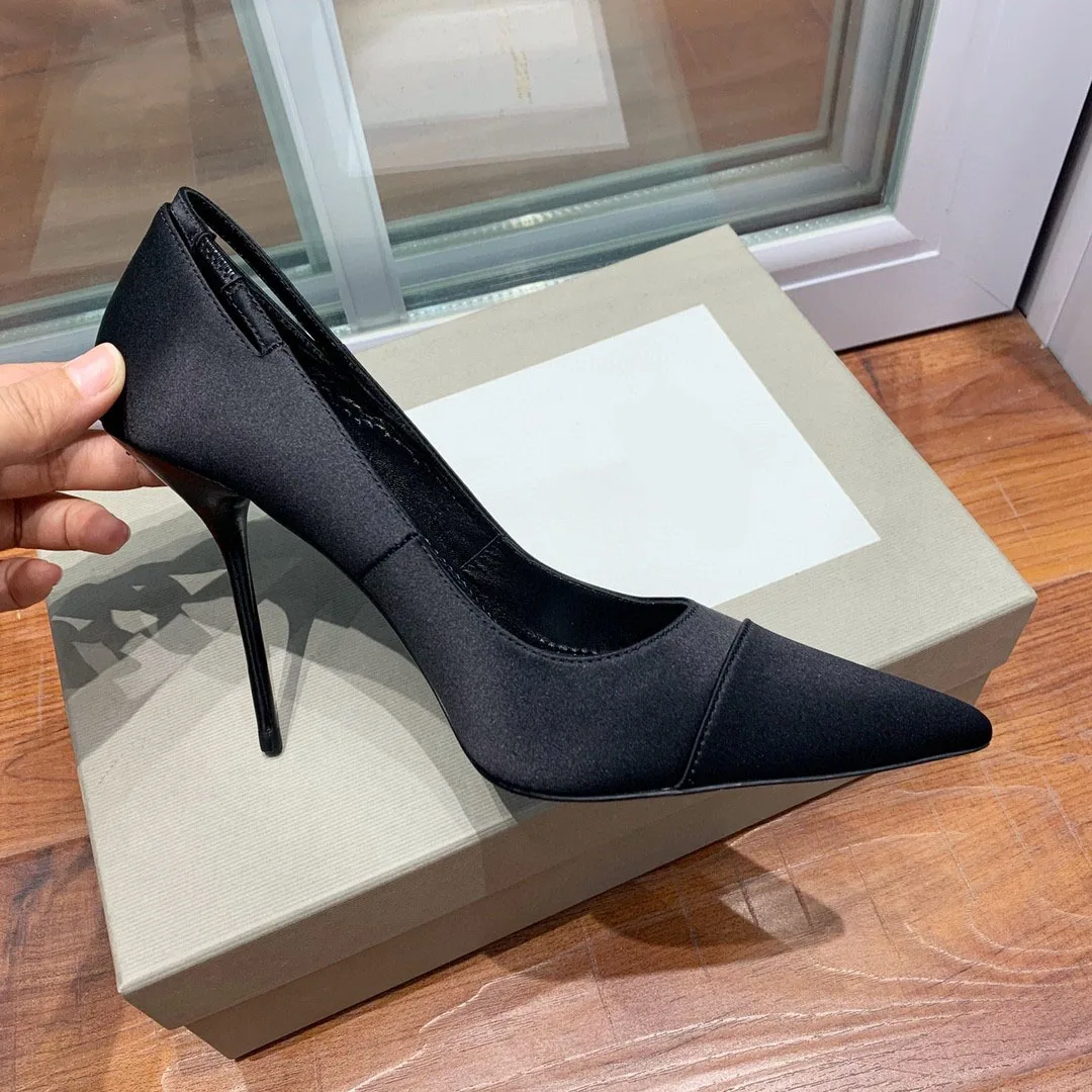 2022 Spring and Summer New Women's Shoes Shallow Mouth Pointed Letter Stiletto Shoes Super High Heel Fashion High Heels
2022 Spring and Summer New Women's Shoes Shallow Mouth Pointed Letter Stiletto Shoes Super High Heel Fashion High Heels