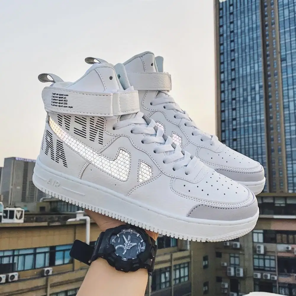 Men Women Brand noctilucent High Quality Leather Fashion Sneakers Men Casual Shoes Footwear Flat Male Walking Designer Shoes
Men Women Brand noctilucent High Quality Leather Fashion Sneakers Men Casual Shoes Footwear Flat Male Walking Designer Shoes