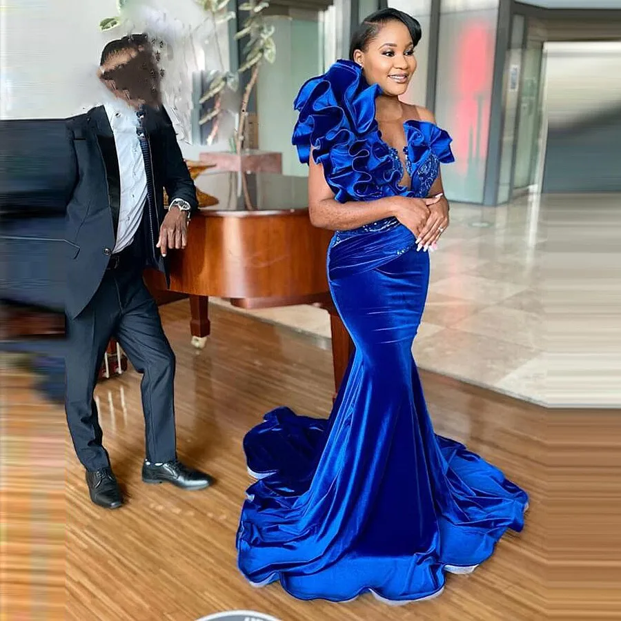 Royal Blue Mermaid Prom Dresses For Black Girls Ruffles Shoulder Sheer Neckline Robe De Soiree Wmen Evening Gowns Party Wear
Royal Blue Mermaid Prom Dresses For Black Girls Ruffles Shoulder Sheer Neckline Robe De Soiree Wmen Evening Gowns Party Wear