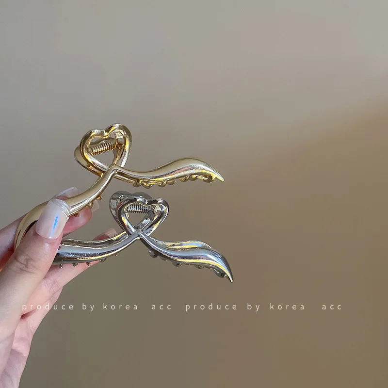 Korean Love Hair Clip Shark Temperament Girl Alloy Retro Palace Style Personalized Fashion Headwear
Korean Love Hair Clip Shark Temperament Girl Alloy Retro Palace Style Personalized Fashion Headwear