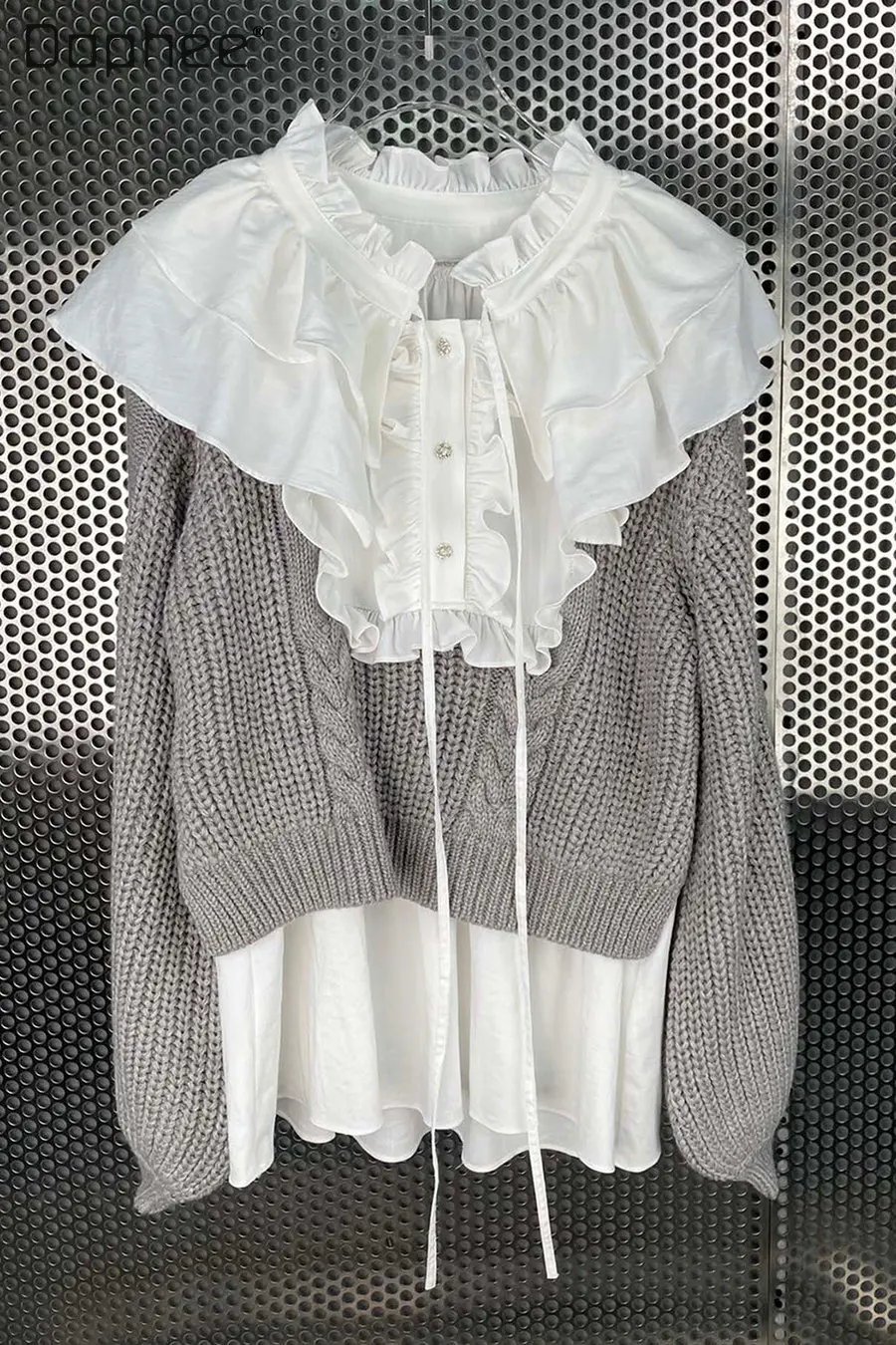 Ruffled Lace Doll Collar Shirt for Women Autumn and Winter Stitching False Two-Piece Sweater Pullover Knitted Sweater for Ladies
Ruffled Lace Doll Collar Shirt for Women Autumn and Winter Stitching False Two-Piece Sweater Pullover Knitted Sweater for Ladies