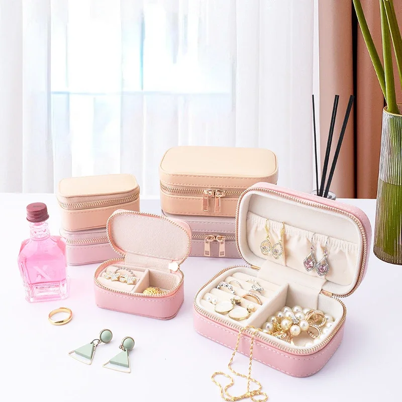 Make Up Bag New Jewelry Box Portable Jewelry Storage Bag Ring Jewelry Storage Box Cosmetic Organizer
Make Up Bag New Jewelry Box Portable Jewelry Storage Bag Ring Jewelry Storage Box Cosmetic Organizer