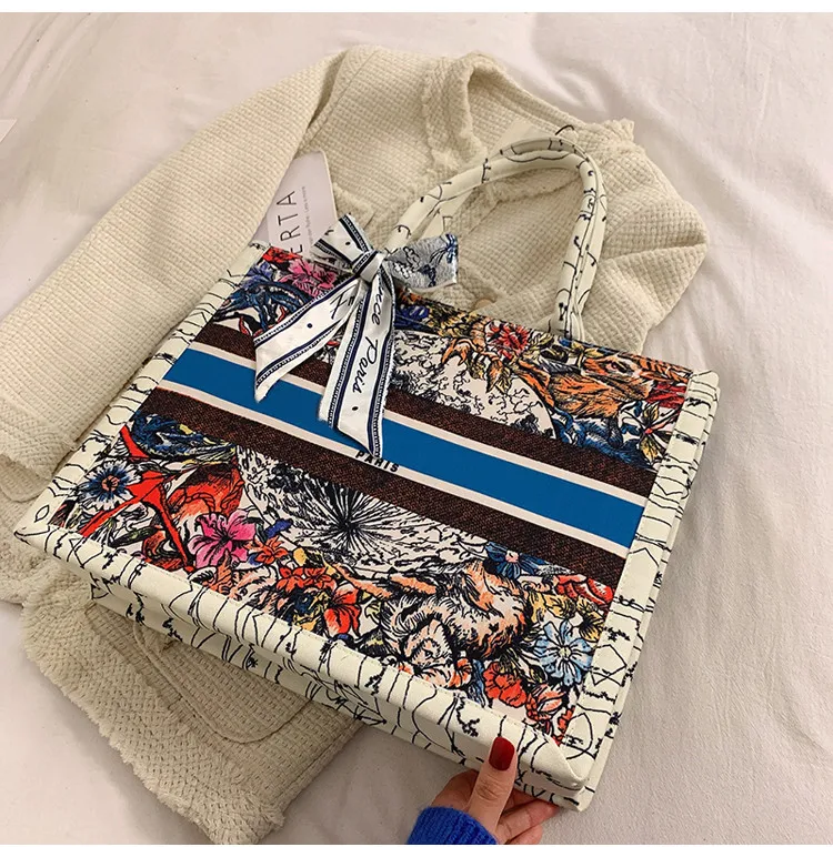 High Quality Tote for Woman Fashion Luxury Brand Oxford Cloth Large Capacity Handbag Ladies Fashion Shoulder Bag Luxury Designer
High Quality Tote for Woman Fashion Luxury Brand Oxford Cloth Large Capacity Handbag Ladies Fashion Shoulder Bag Luxury Designer