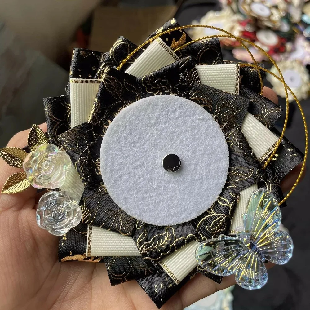 Держатель для бейджа kawaii из пластика и плюша
Держатель для бейджа kawaii из пластика и плюша