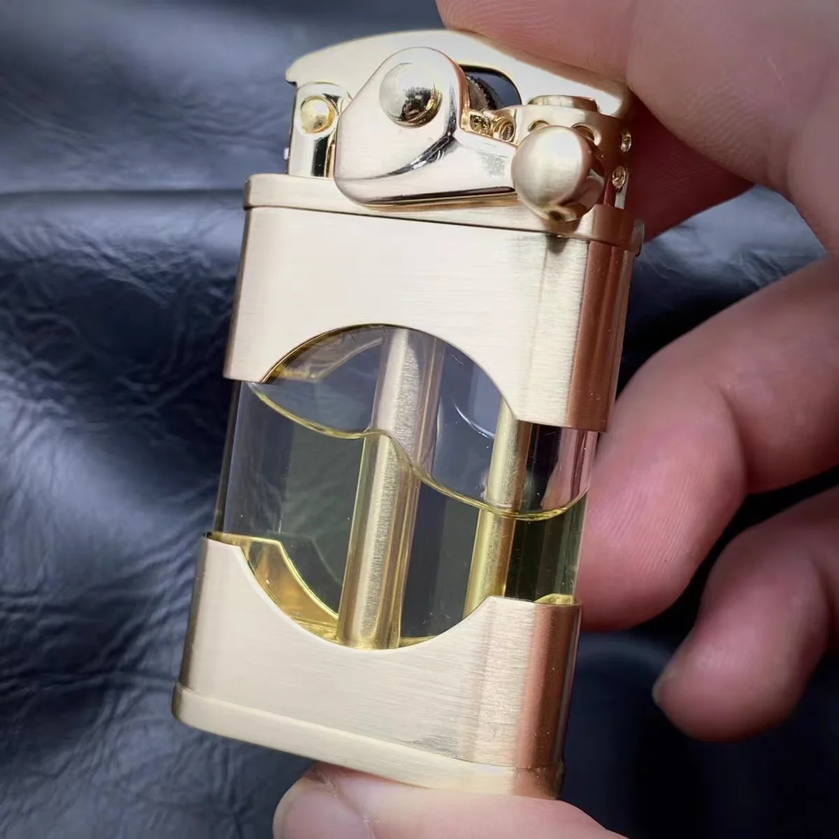 Zorro personality fashion windproof lighter creative rocker transparent large capacity fuel tank retro grinding wheel lighter me
Zorro personality fashion windproof lighter creative rocker transparent large capacity fuel tank retro grinding wheel lighter me