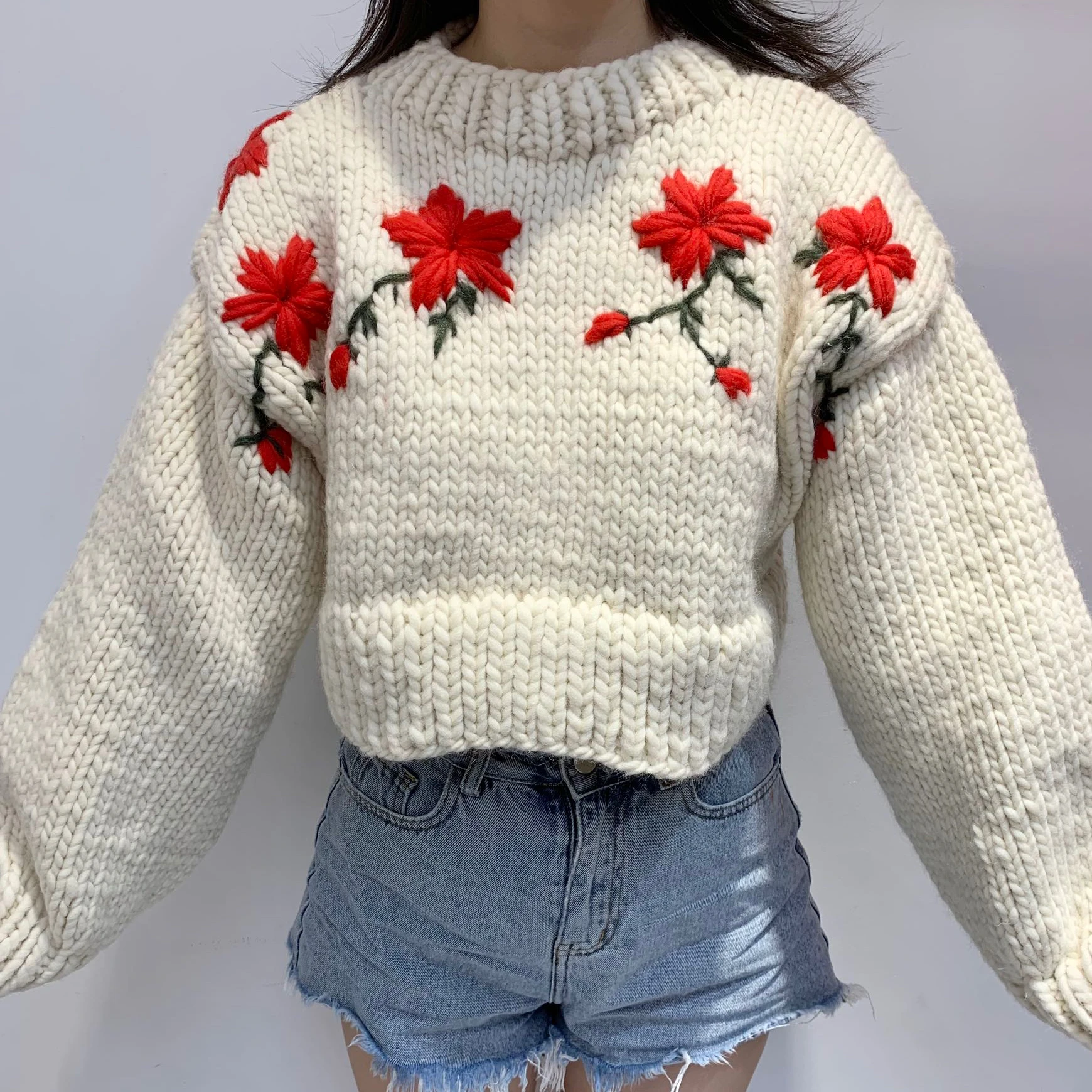 Женский трикотажный пуловер с цветочной вышивкой, модный свитер с круглым вырезом и длинным рукавом
Женский трикотажный пуловер с цветочной вышивкой, модный свитер с круглым вырезом и длинным рукавом