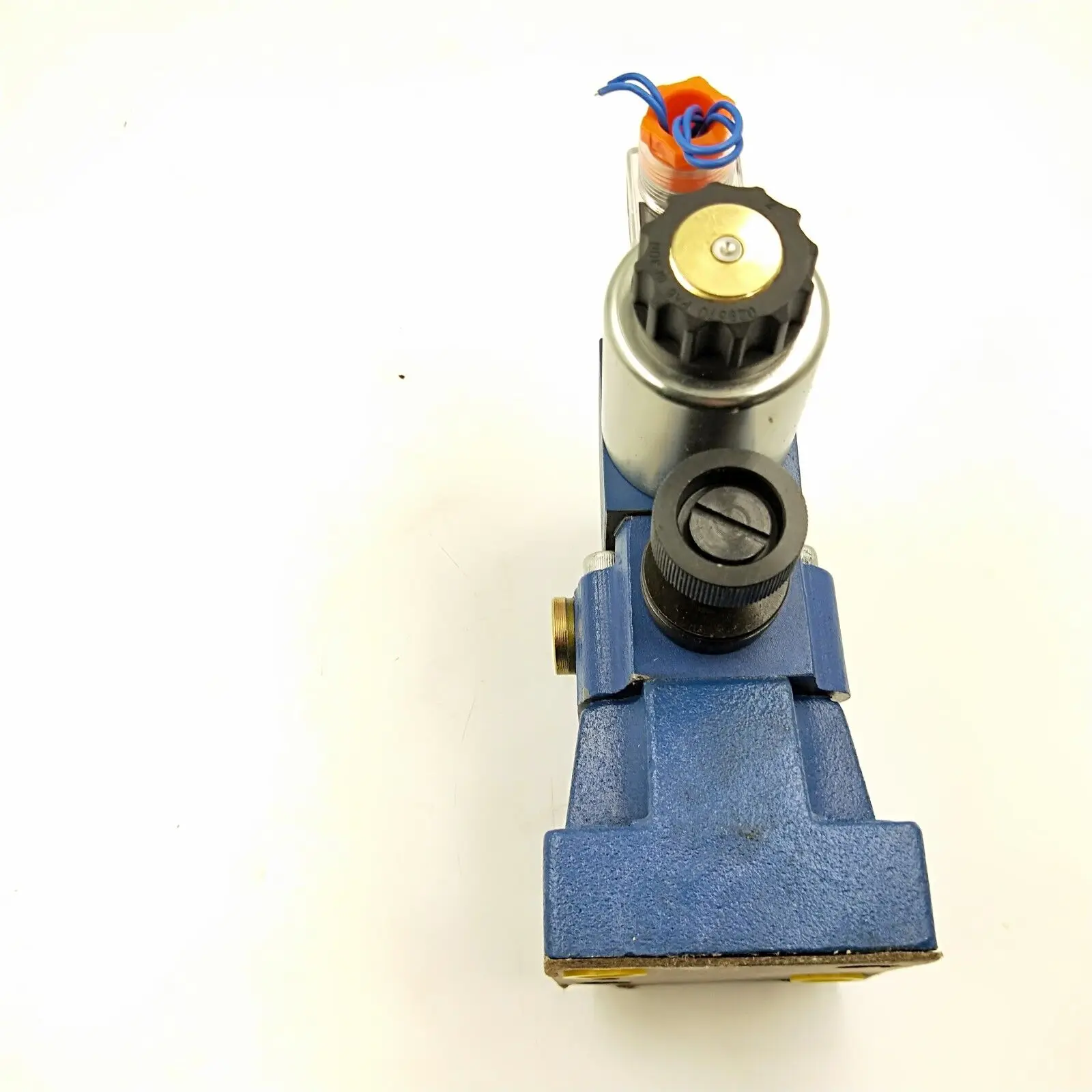 REXROTH DBW DBW10/16/25/32 Series гидравлический блок питания, 3-ходовой 12 В регулирующий соленоидный предохранительный клапан DBW 10 B1-52/315-6EG24N9K4
REXROTH DBW DBW10/16/25/32 Series гидравлический блок питания, 3-ходовой 12 В регулирующий соленоидный предохранительный клапан DBW 10 B1-52/315-6EG24N9K4