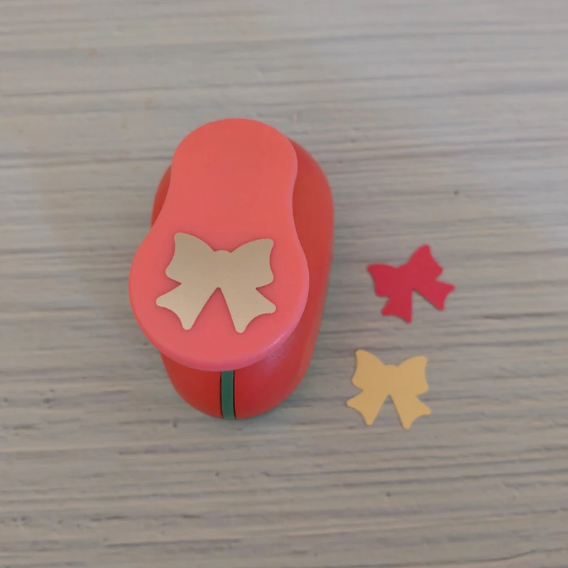 Дырокол для скрапбукинга CJEC цветок 2,2-2,5 см
Дырокол для скрапбукинга CJEC цветок 2,2-2,5 см