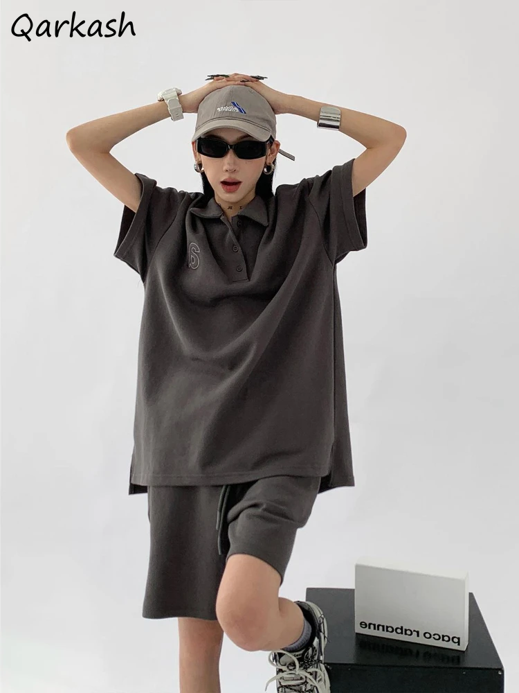 2 Pieces Shorts Sets Women Summer High Street Baggy Short Sleeve Letter T-shirts Wide Leg Sporty Outfits Korean Style Hipster
2 Pieces Shorts Sets Women Summer High Street Baggy Short Sleeve Letter T-shirts Wide Leg Sporty Outfits Korean Style Hipster