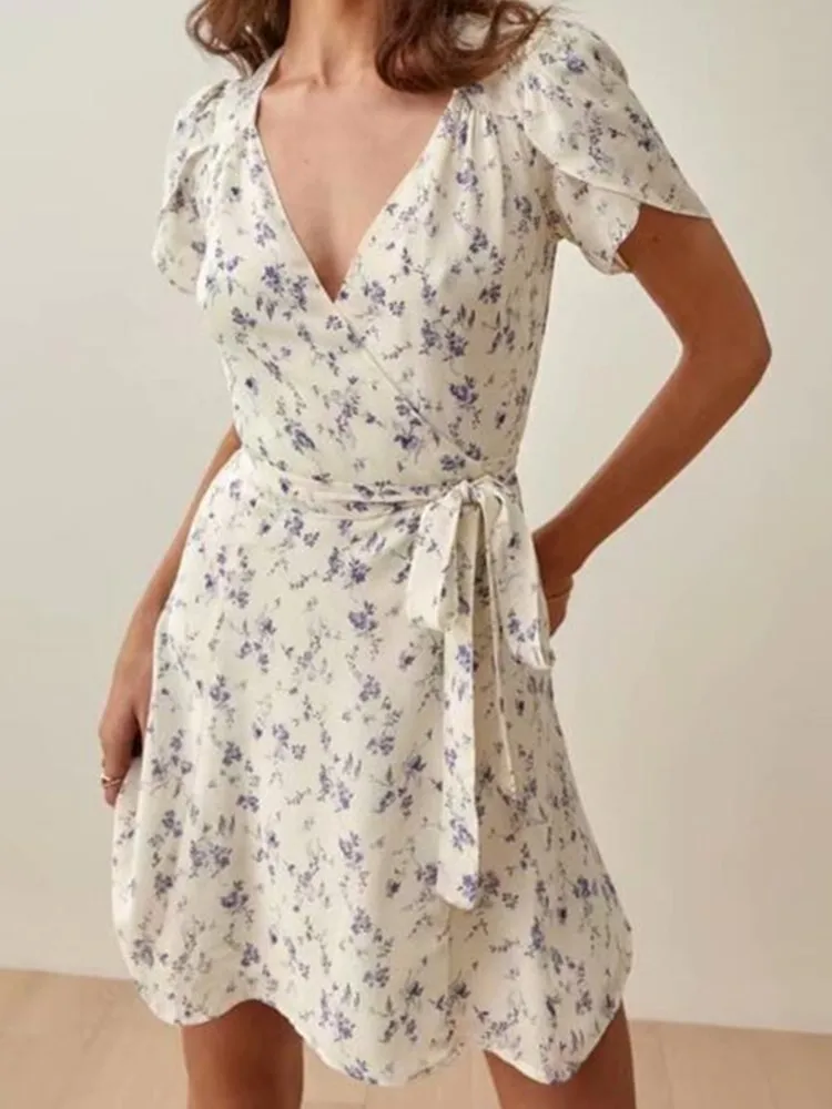 Retro French style White Flower print Cross V neck Mini Wrap Dress Lacing up Waist Split Women Short sleeve Holiday Robe Vestido
Retro French style White Flower print Cross V neck Mini Wrap Dress Lacing up Waist Split Women Short sleeve Holiday Robe Vestido