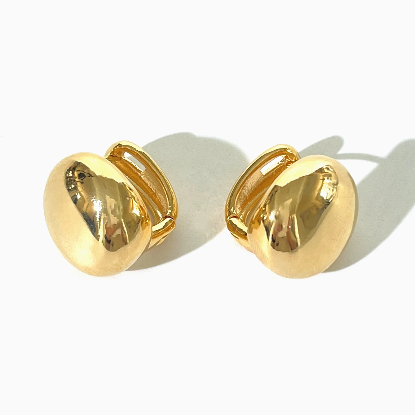 Peri'sbox High Polished Gold Silver Plated Metal Ball Clip On Earrings Women's Minimal Chunky Dome Earrings Jewelry Statement
Peri'sbox High Polished Gold Silver Plated Metal Ball Clip On Earrings Women's Minimal Chunky Dome Earrings Jewelry Statement