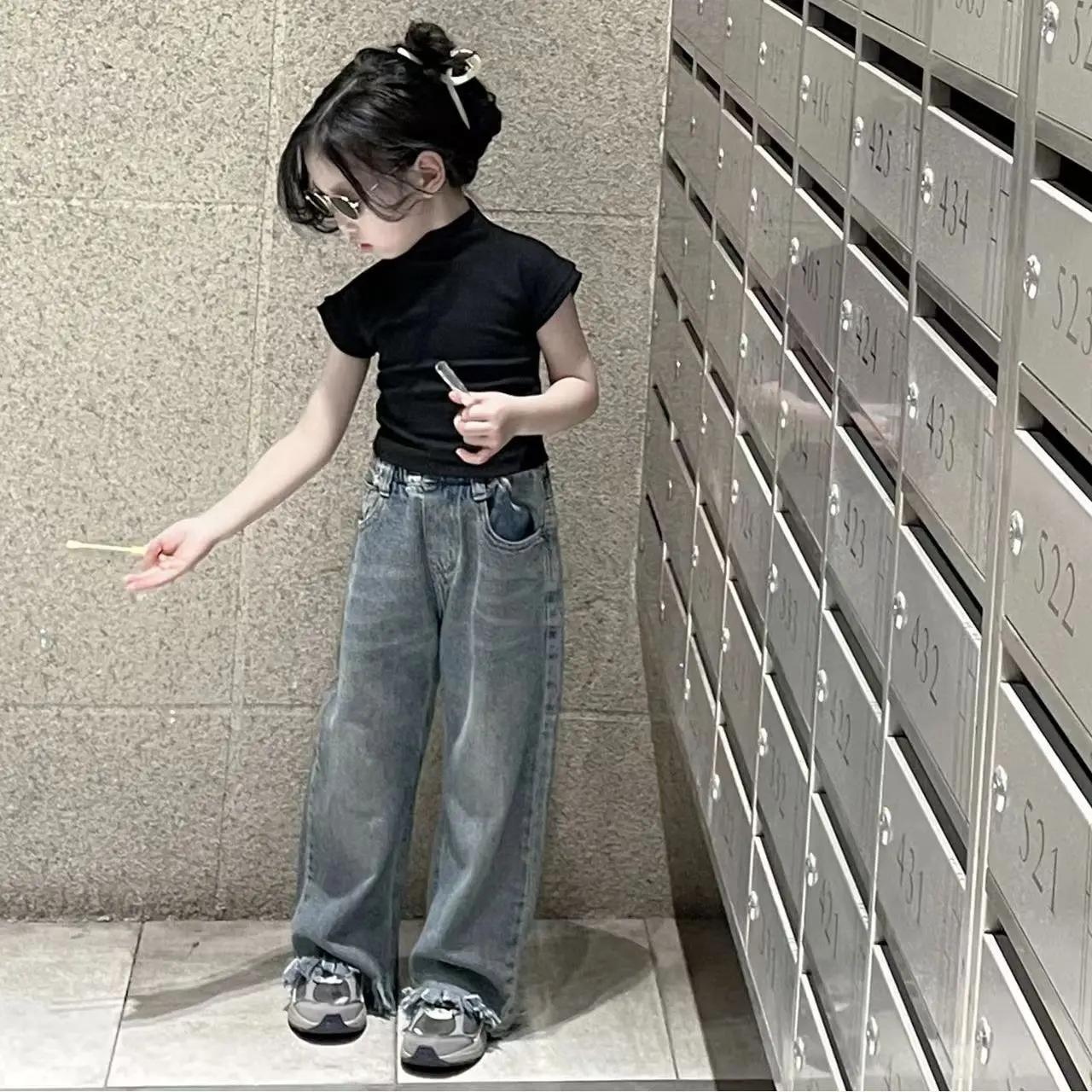 Kids Girls Set 2023 Summer Latest Fashionable Girl Baby Short Sleeve Top Childrens Denim Wide Leg Pants Set Kids Outfits
Kids Girls Set 2023 Summer Latest Fashionable Girl Baby Short Sleeve Top Childrens Denim Wide Leg Pants Set Kids Outfits