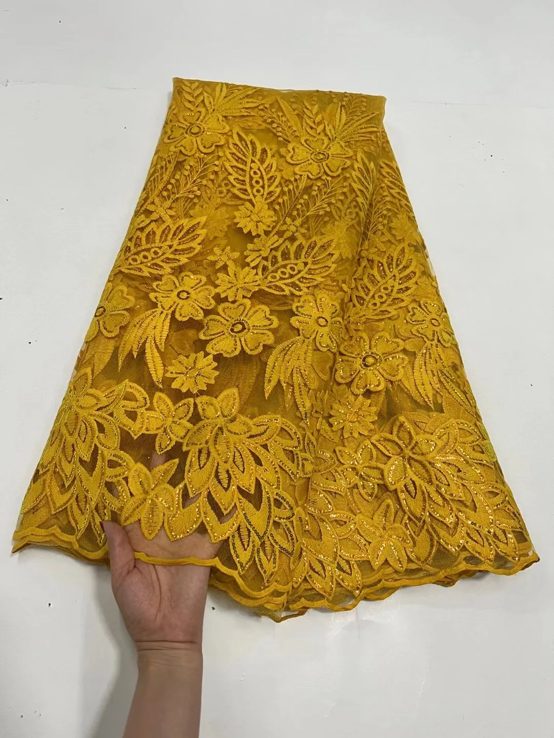 Hot Sale African Lace Fabric With Sequins French Tulle Laces Fabric Embroidery Flower Soft Milk Mesh For Wedding Party Dress Sew
Hot Sale African Lace Fabric With Sequins French Tulle Laces Fabric Embroidery Flower Soft Milk Mesh For Wedding Party Dress Sew