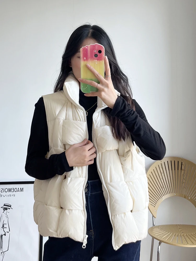 2022 Winter Waistcoat Women Fashion Woven Pattern Warm White Down Vest Jacket Female Loose Sleeveless Vests Ladies Coat
2022 Winter Waistcoat Women Fashion Woven Pattern Warm White Down Vest Jacket Female Loose Sleeveless Vests Ladies Coat