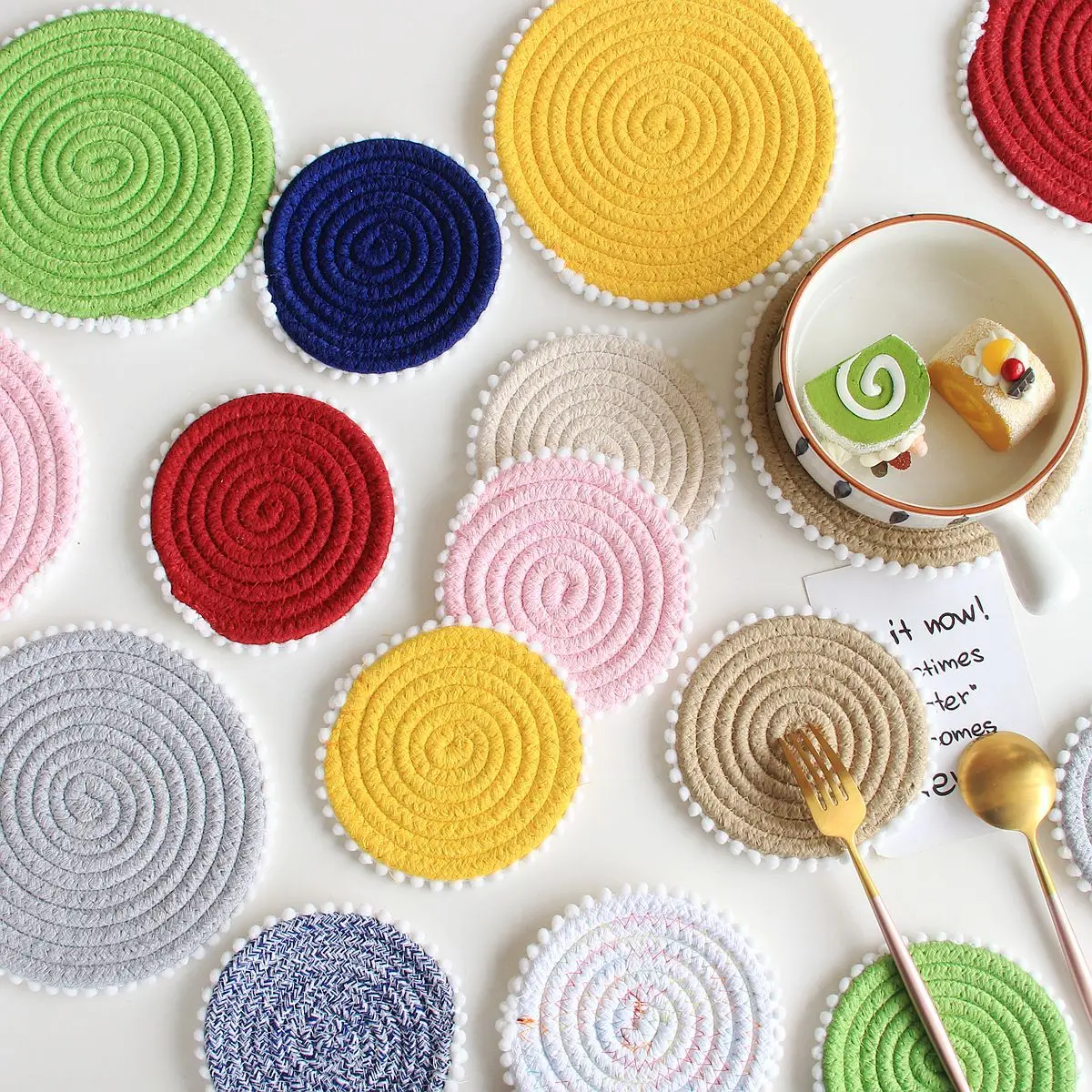 Round Nordic Style Non-slip Placemat Coaster Insulation Padding Mug Cup Table Mat Home Decor Napkin Kitchen Accessories 
Round Nordic Style Non-slip Placemat Coaster Insulation Padding Mug Cup Table Mat Home Decor Napkin Kitchen Accessories