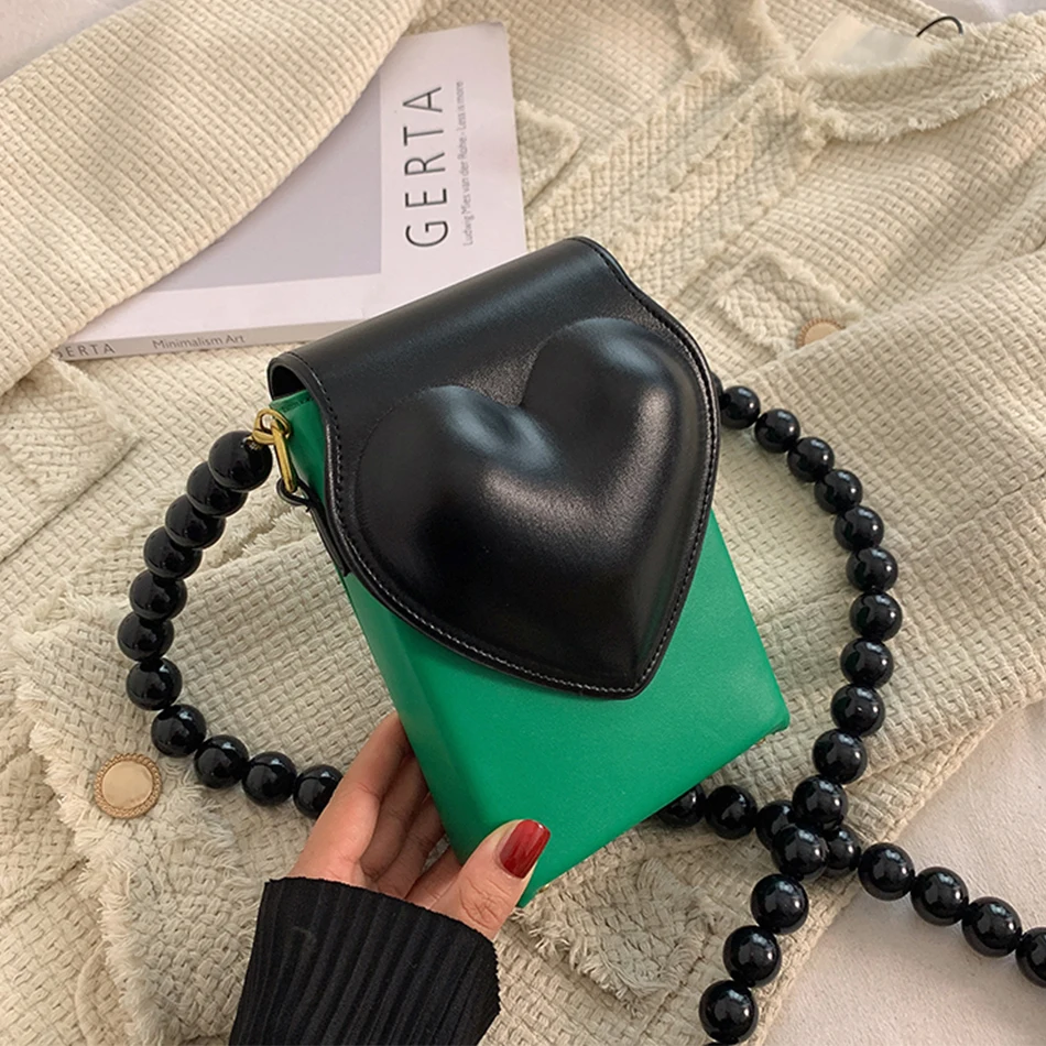 Luxury Brand Small Women's Shoulder Crossbody Bag Designer Heart Chain Flap Cell Phone Tote Spring New Mini Ladies Messenger Bag
Luxury Brand Small Women's Shoulder Crossbody Bag Designer Heart Chain Flap Cell Phone Tote Spring New Mini Ladies Messenger Bag