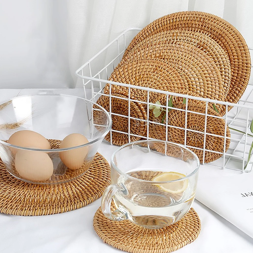 1PC Round Natural Heat Pad Handmade Rattan Coaster Woven Holder Drink Insulation Kitchen Table Padding Cup Mats Tea Pot Placemat
1PC Round Natural Heat Pad Handmade Rattan Coaster Woven Holder Drink Insulation Kitchen Table Padding Cup Mats Tea Pot Placemat