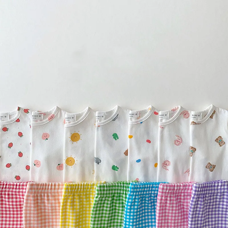 2023 Summer New Cute Fruit Print Baby Girls Short Sleeve Clothes Set Little Boys T Shirt + Plaid Shorts 2pcs Kids Clothing Set
2023 Summer New Cute Fruit Print Baby Girls Short Sleeve Clothes Set Little Boys T Shirt + Plaid Shorts 2pcs Kids Clothing Set