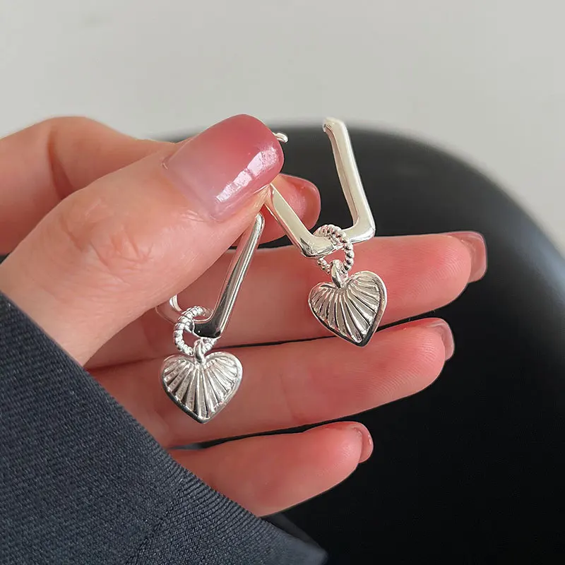S925 Loving Heart in Sterling Silver Textured Earrings Women's Korean-Style Simple Heart Shaped Earrings
S925 Loving Heart in Sterling Silver Textured Earrings Women's Korean-Style Simple Heart Shaped Earrings