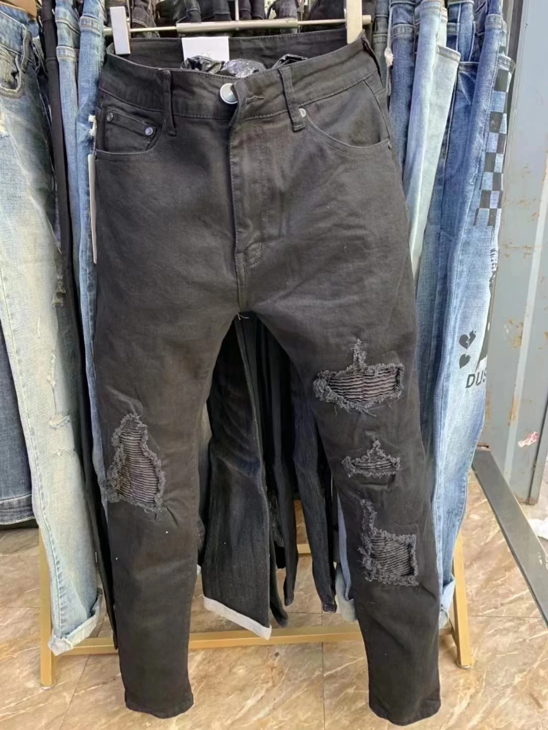 Black Pleated Stitching Male Ripped Hole Design Stretchy Jean 2022 Fall Hip Hop Style Trousers For Men Pantalon Vaqueros Hombre
Black Pleated Stitching Male Ripped Hole Design Stretchy Jean 2022 Fall Hip Hop Style Trousers For Men Pantalon Vaqueros Hombre