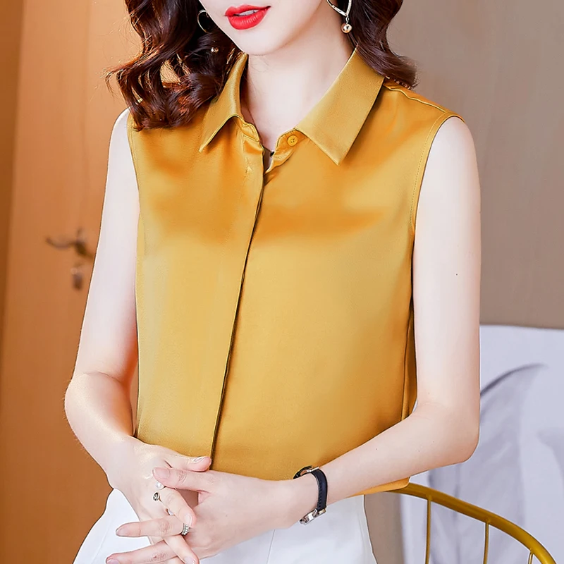 Sleeveless Women Tank Tops 2023 New Fashion Summer Silk Satin Vest shirt Single-breasted Office lady Blouse
Sleeveless Women Tank Tops 2023 New Fashion Summer Silk Satin Vest shirt Single-breasted Office lady Blouse