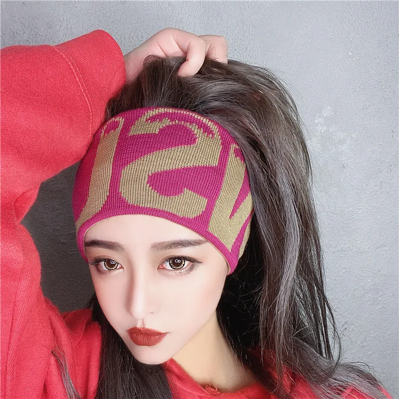 Fashion Comfortable and Seamless Sports Ski Knitted Wool Simple Letters Double-sided Elastic Wide Hairband Hair Accessories
Fashion Comfortable and Seamless Sports Ski Knitted Wool Simple Letters Double-sided Elastic Wide Hairband Hair Accessories