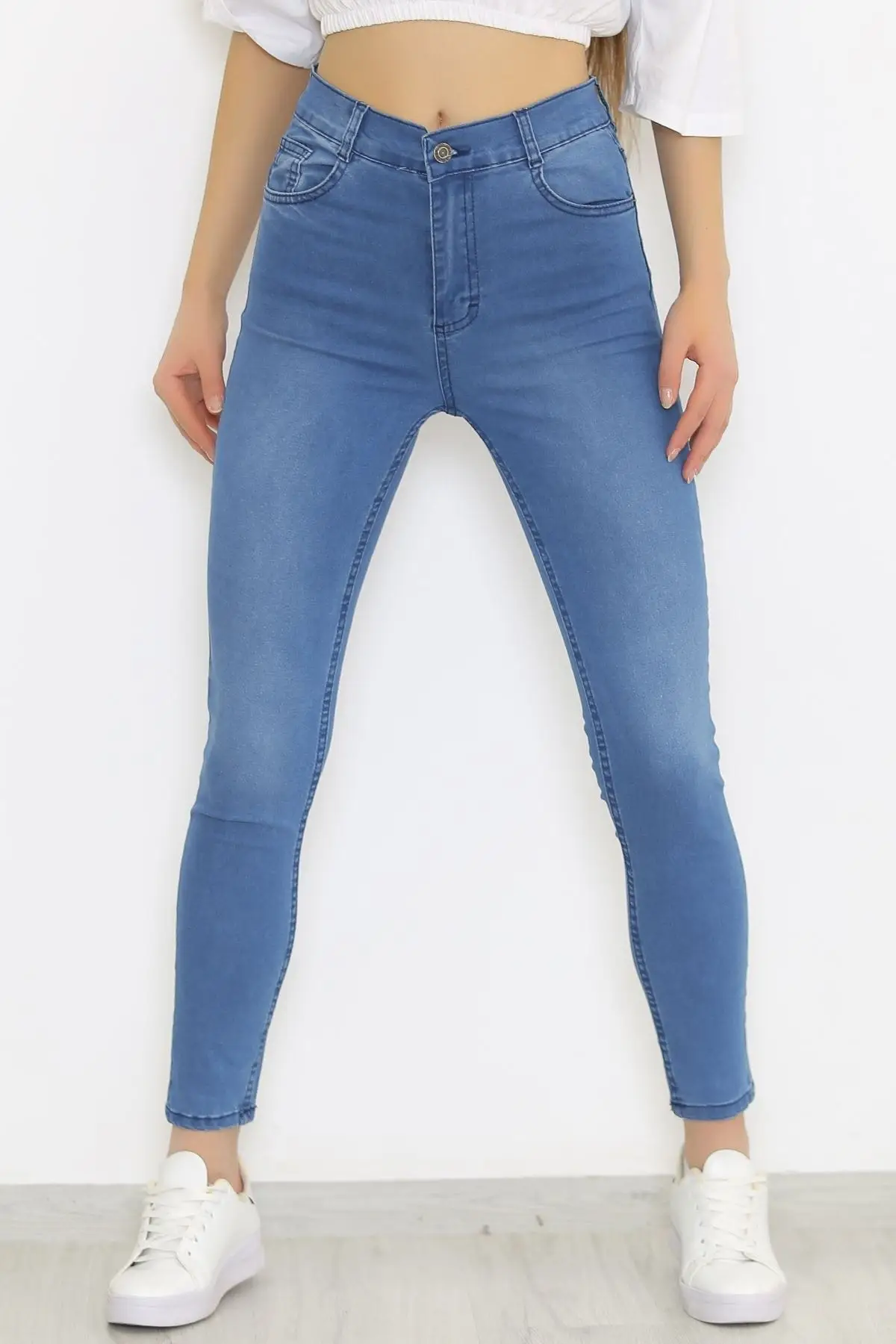 Women's Jean Skinny Light Blue Full Length Straight Pant Streetwear Female Buttons Zipper Ladies
Women's Jean Skinny Light Blue Full Length Straight Pant Streetwear Female Buttons Zipper Ladies