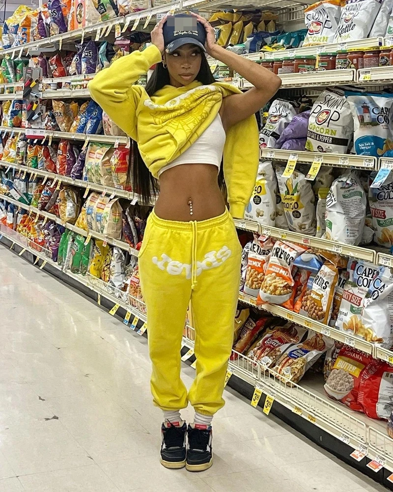 Женский спортивный костюм из 2 предметов, флисовый свитер с длинным рукавом и капюшоном и брюки с надписью Spider Web
Женский спортивный костюм из 2 предметов, флисовый свитер с длинным рукавом и капюшоном и брюки с надписью Spider Web