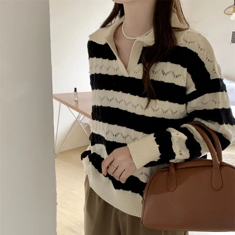 2022 New Autumn And Winter Women's Literary And Artistic Style Polo Collar Contrast Stripe Knit Delicate Hooked Sweater Fashion
2022 New Autumn And Winter Women's Literary And Artistic Style Polo Collar Contrast Stripe Knit Delicate Hooked Sweater Fashion