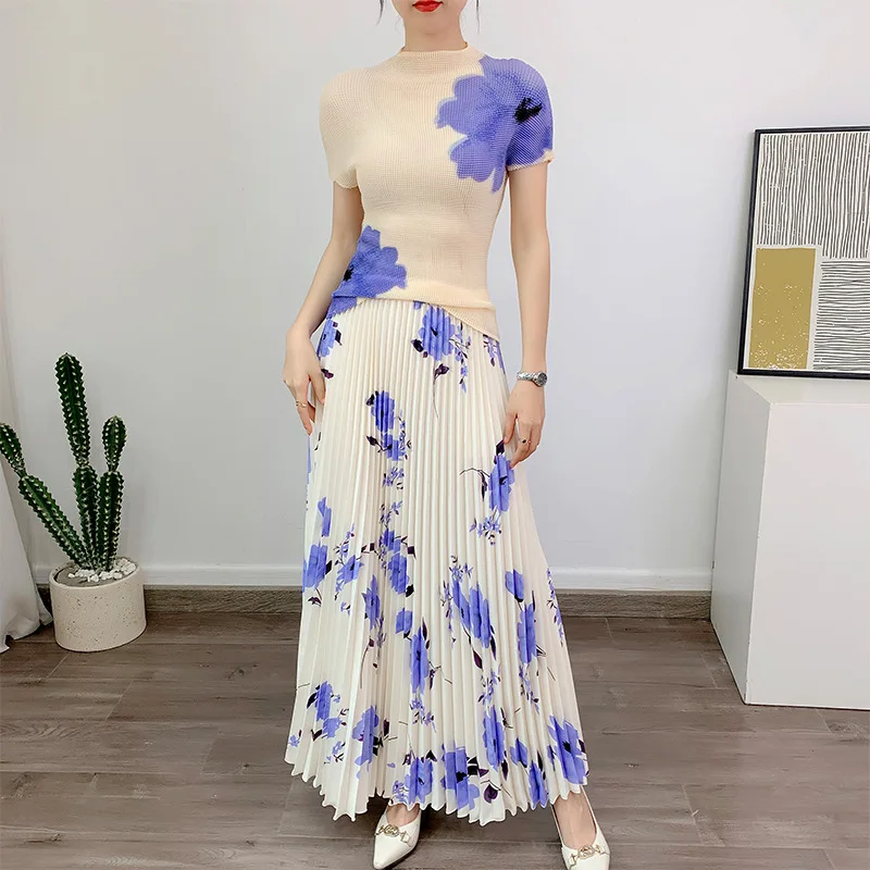 Two piece pleated skirt set with new printed pleated skirt and corn grain pleated skirt set
Two piece pleated skirt set with new printed pleated skirt and corn grain pleated skirt set