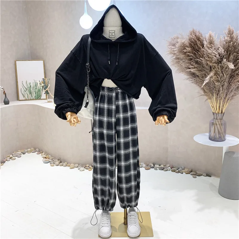 New Women's Clothing 2022 Spring Short hooded Pullover Sweater + Plaid wide leg casual pants two piece set
New Women's Clothing 2022 Spring Short hooded Pullover Sweater + Plaid wide leg casual pants two piece set
