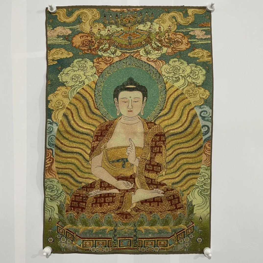 

35"Thangka embroidery Tibetan Buddhism silk embroidery Shakyamuni Amitabha Da Ri Tathagata Buddha Thangka hanging screen