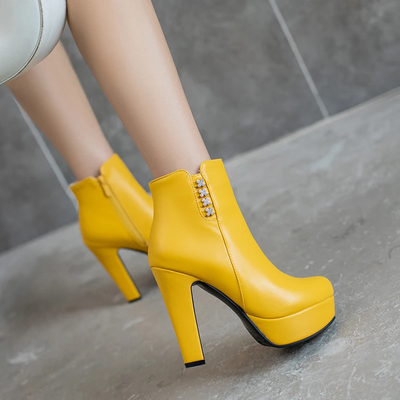 2021 Women's Round Heel High Heel Platform Ankel Boots Block Chunky Heels Wedding Party Shoes Large Size Fashion Booties 2022
2021 Women's Round Heel High Heel Platform Ankel Boots Block Chunky Heels Wedding Party Shoes Large Size Fashion Booties 2022