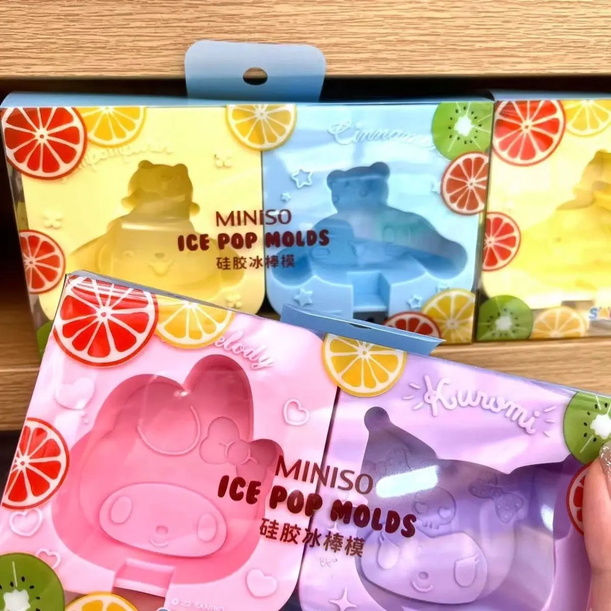 Kawaii Sanrios Kuromi Melody Ice формы для крема аниме Cinnamoroll форма для льда Diy Ice Pop Cube Maker Ice Tray Кухонные гаджеты
Kawaii Sanrios Kuromi Melody Ice формы для крема аниме Cinnamoroll форма для льда Diy Ice Pop Cube Maker Ice Tray Кухонные гаджеты