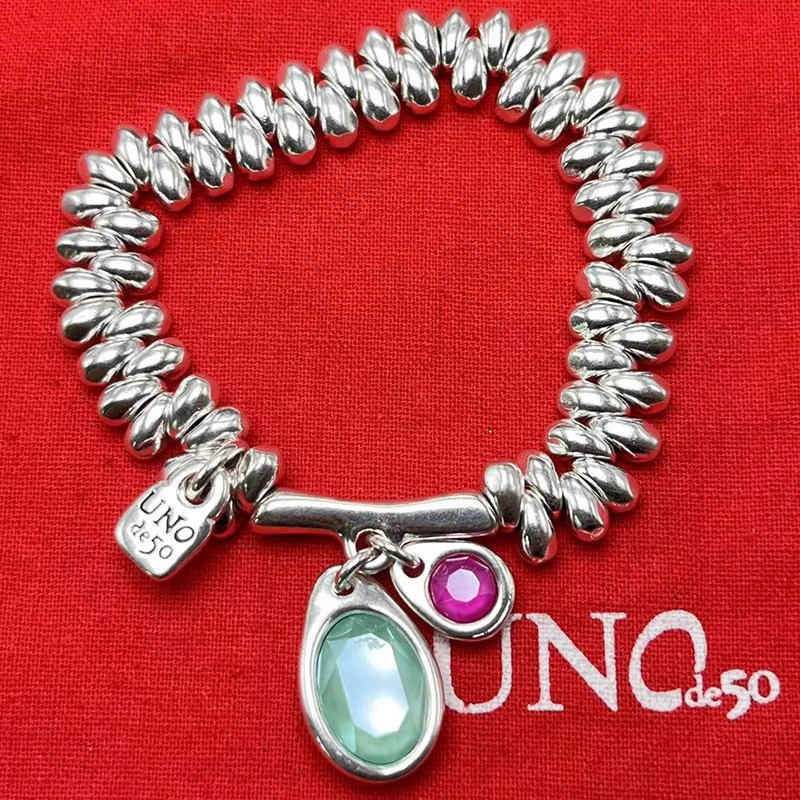 2023 UNOde50 new Spanish hot fashion trend exquisite geometric jewel bracelet women's romantic jewelry gift bag
2023 UNOde50 new Spanish hot fashion trend exquisite geometric jewel bracelet women's romantic jewelry gift bag