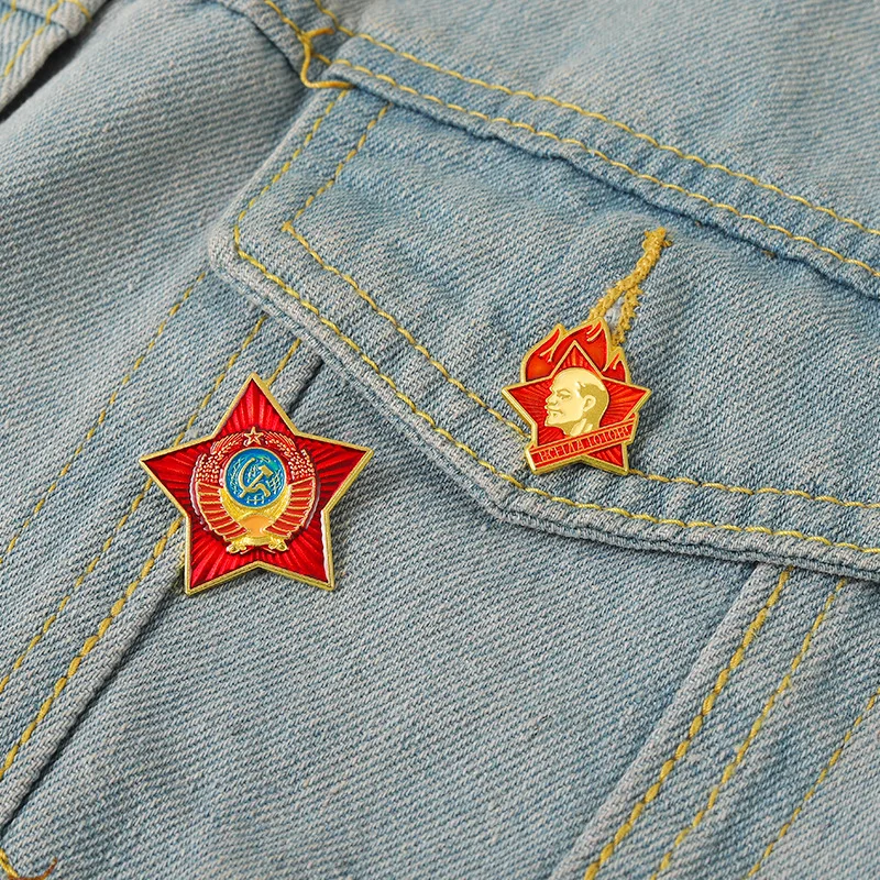 Памятная брошь в виде медали Советского Союза форма пентаграммы декоративные булавки для одежды металлический значок в виде молотка серпы ...
Памятная брошь в виде медали Советского Союза форма пентаграммы декоративные булавки для одежды металлический значок в виде молотка серпы ...