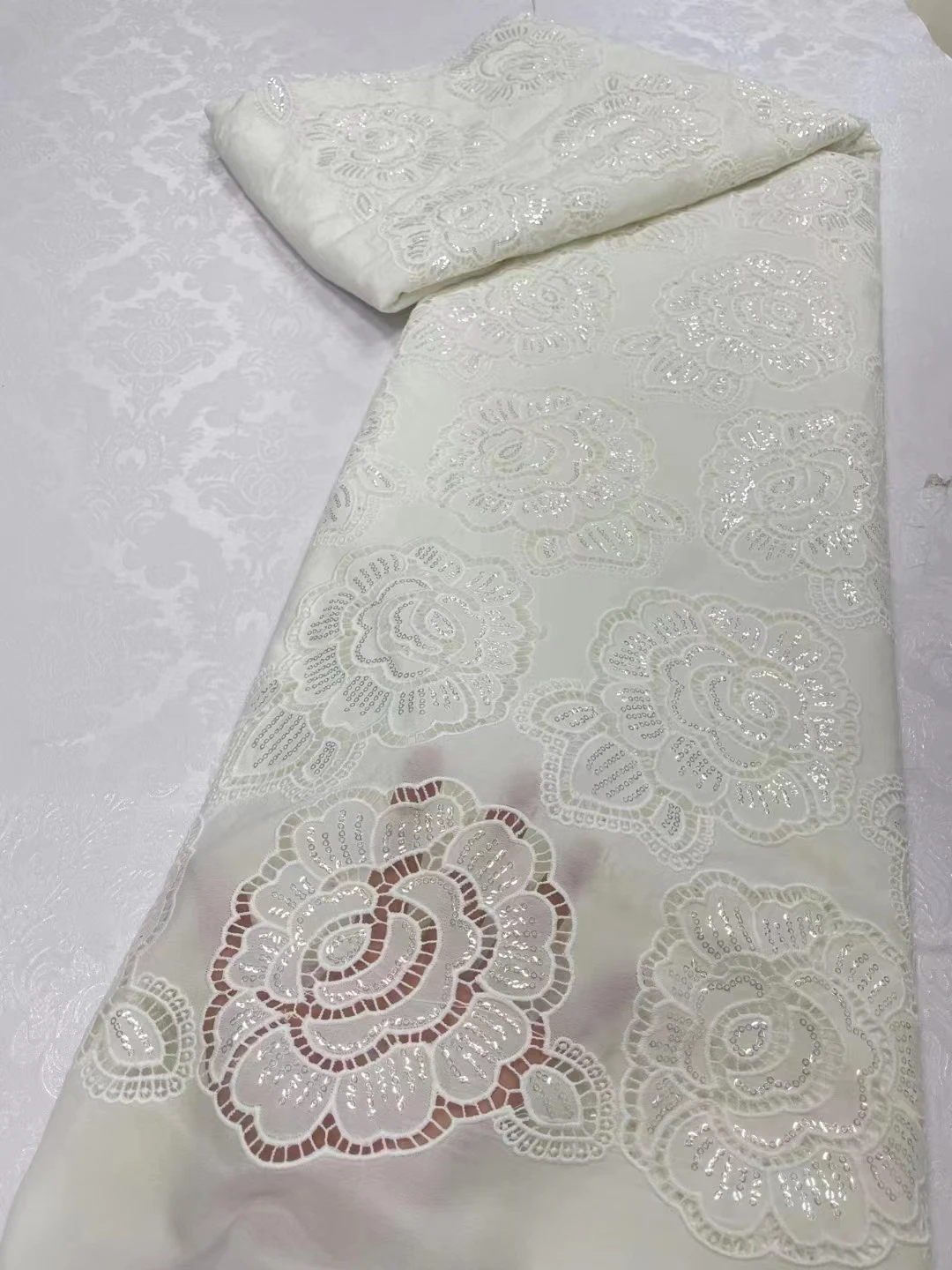 Handcut African Lace Fabric 2023 High Quality Sequin Nigerian Wedding Asoebi Lace Material Luxury Chiffon Lace Fabrics
Handcut African Lace Fabric 2023 High Quality Sequin Nigerian Wedding Asoebi Lace Material Luxury Chiffon Lace Fabrics