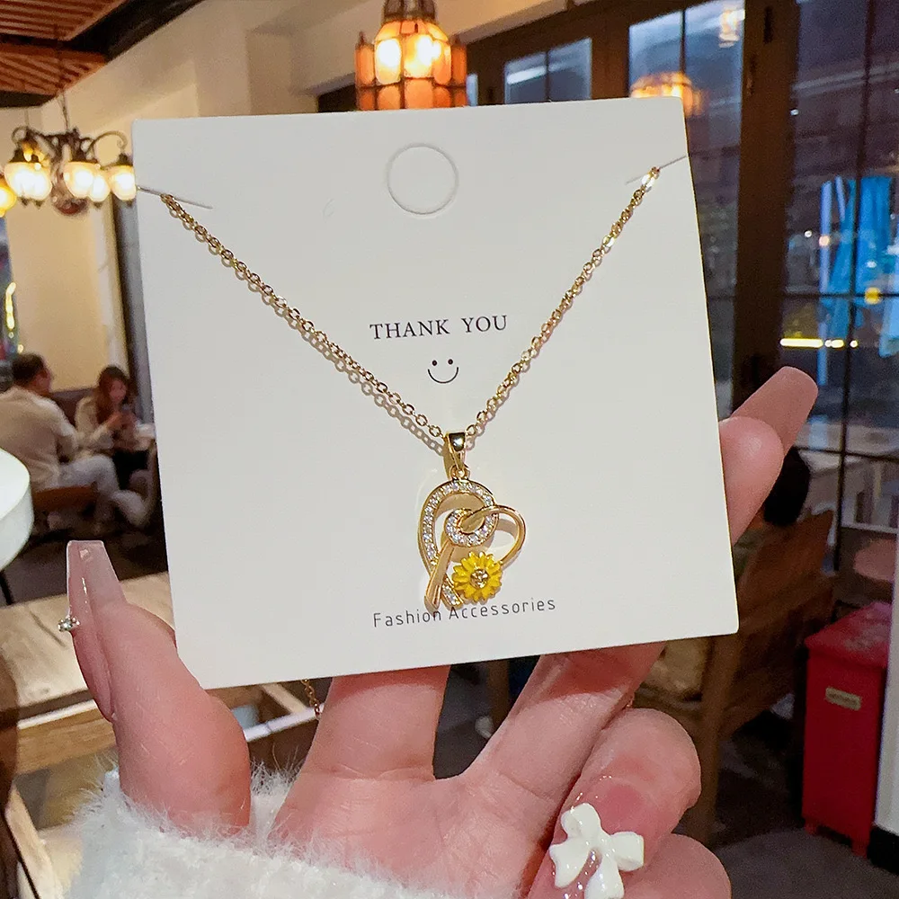 Cute Little Daisy Titanium Steel Necklace for Women Fashion Pendant Temperament Collar Chain Colorless Jewelry
Cute Little Daisy Titanium Steel Necklace for Women Fashion Pendant Temperament Collar Chain Colorless Jewelry