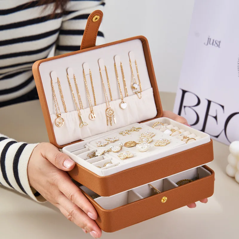 3-х слойная коробка для хранения украшений
3-х слойная коробка для хранения украшений