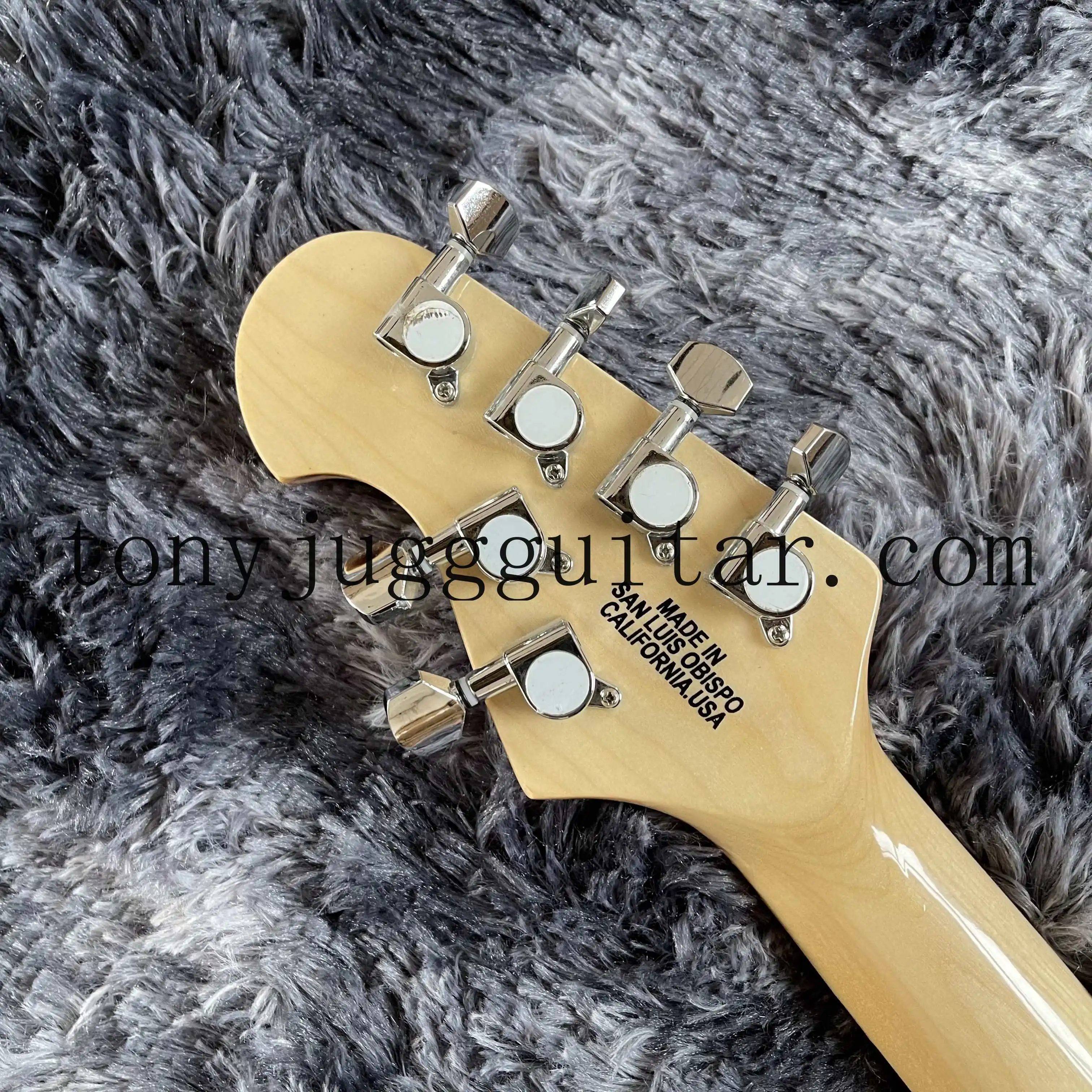 

Custom Edward Van Halen Wolf Music Man Ernie Ball Axis Yellow Qulited Maple Top Electric Guitar Maple Neck Floyd Rose Tremolo